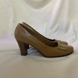 Aerosoles Tan Pump